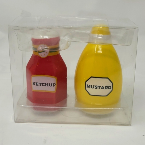 NEW IN PACKAGE KETCHUP/MUSTARD SALT AND PEPPER SHAKERS - Picture 1 of 6